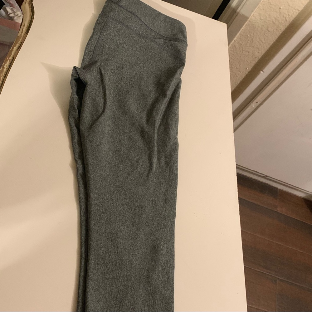 Under Armor leggings cropped